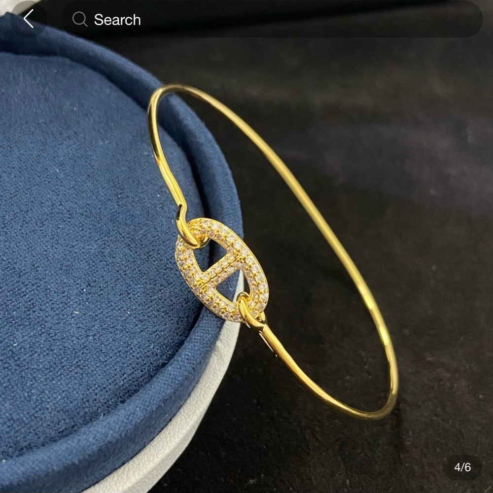 Hérmes “pig-nosed” bangle